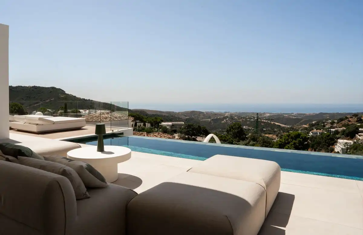 Terrassa de Casa o xalet en venda en Benahavís amb Aire condicionat, Jardí privat i Terrassa