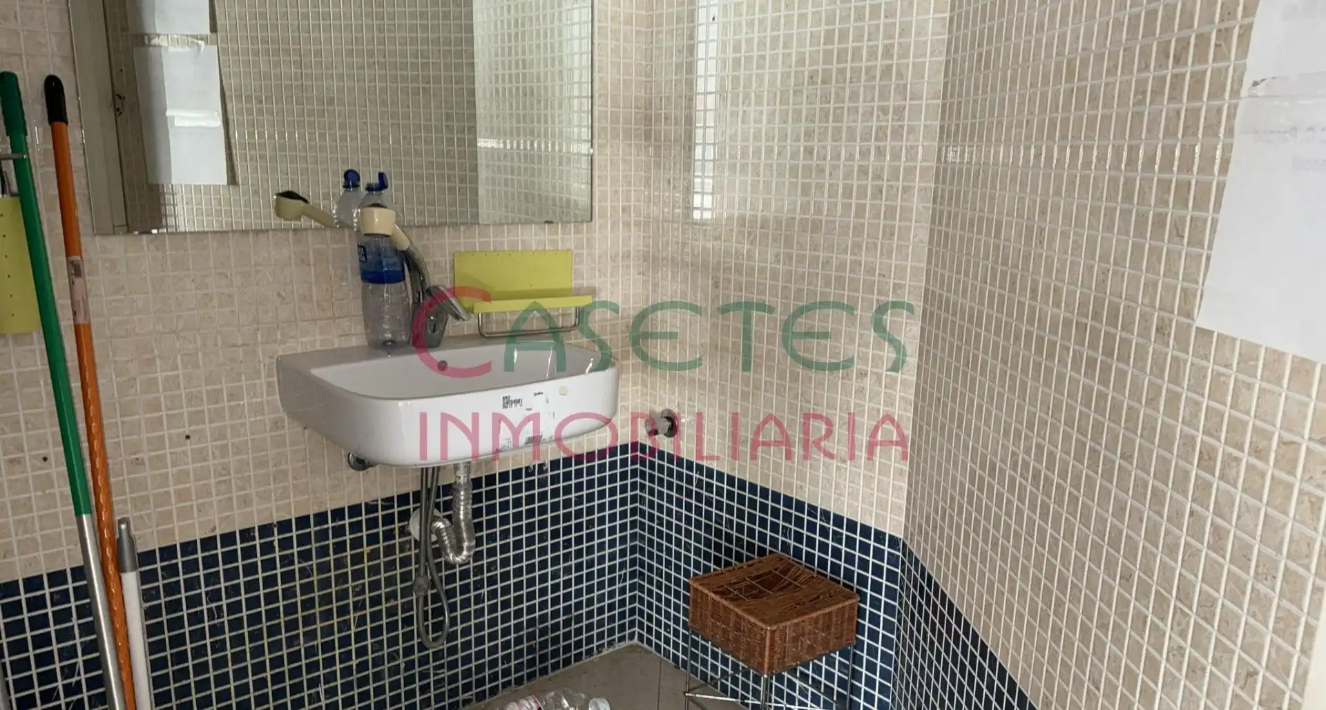 Baño de Local en venta en Valencia con Aire acondicionado