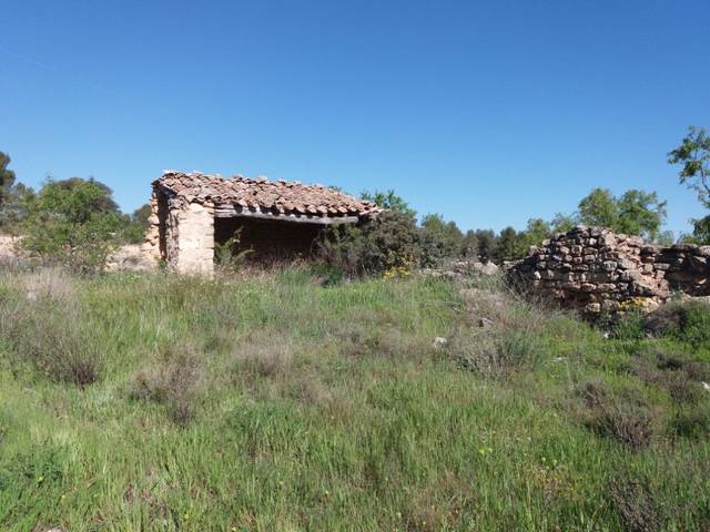 Finca rústica en Venta en Valdeltormo