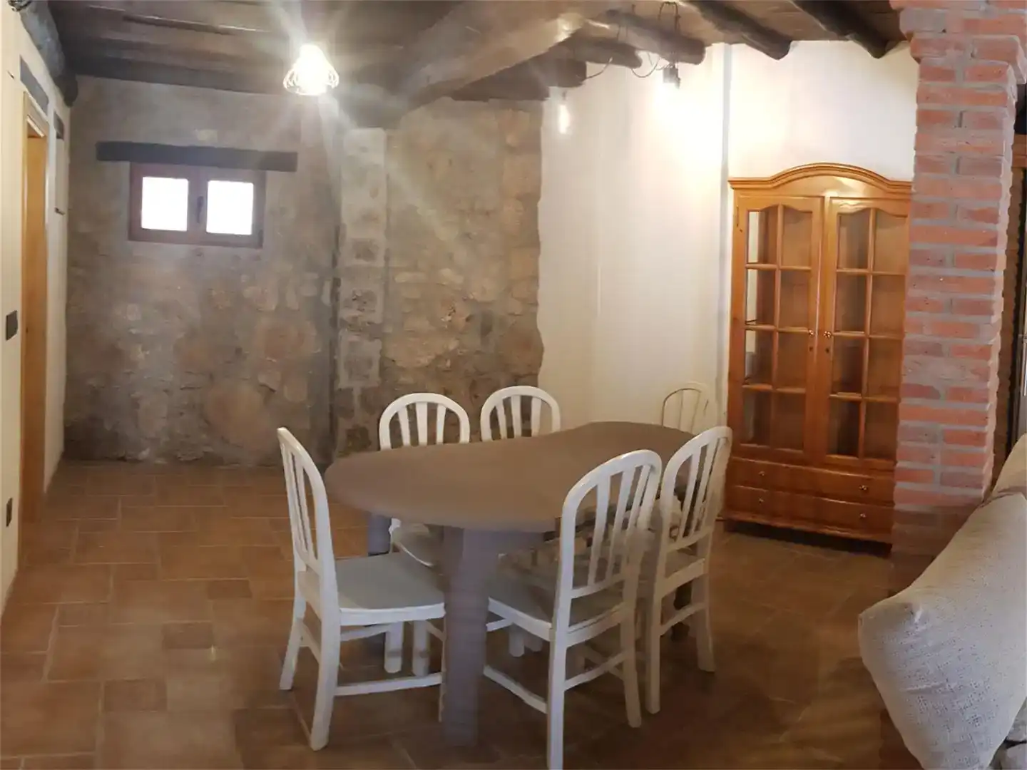 Menjador de Casa adosada en venda en Valdastillas amb Aire condicionat, Moblat i Forn