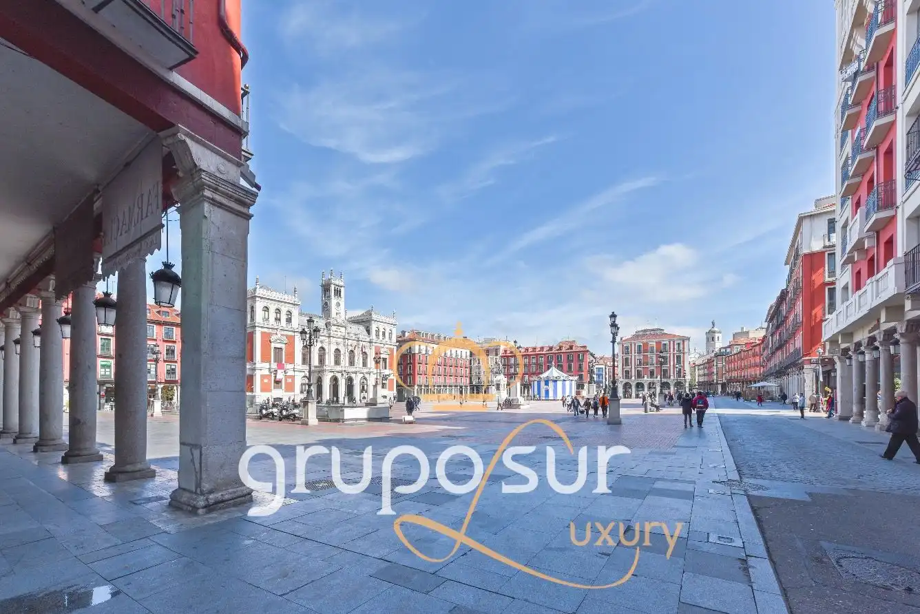 Außenansicht von Dachboden zur Miete in Valladolid mit Heizung, Parkett und Abstellraum
