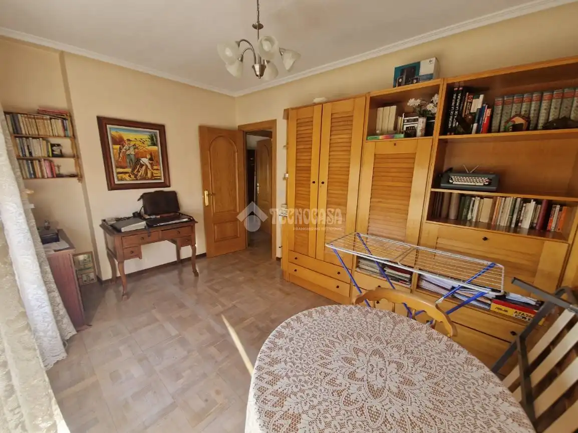 Sala de estar de Piso en venta en Palencia con Calefacción, Parquet y Terraza