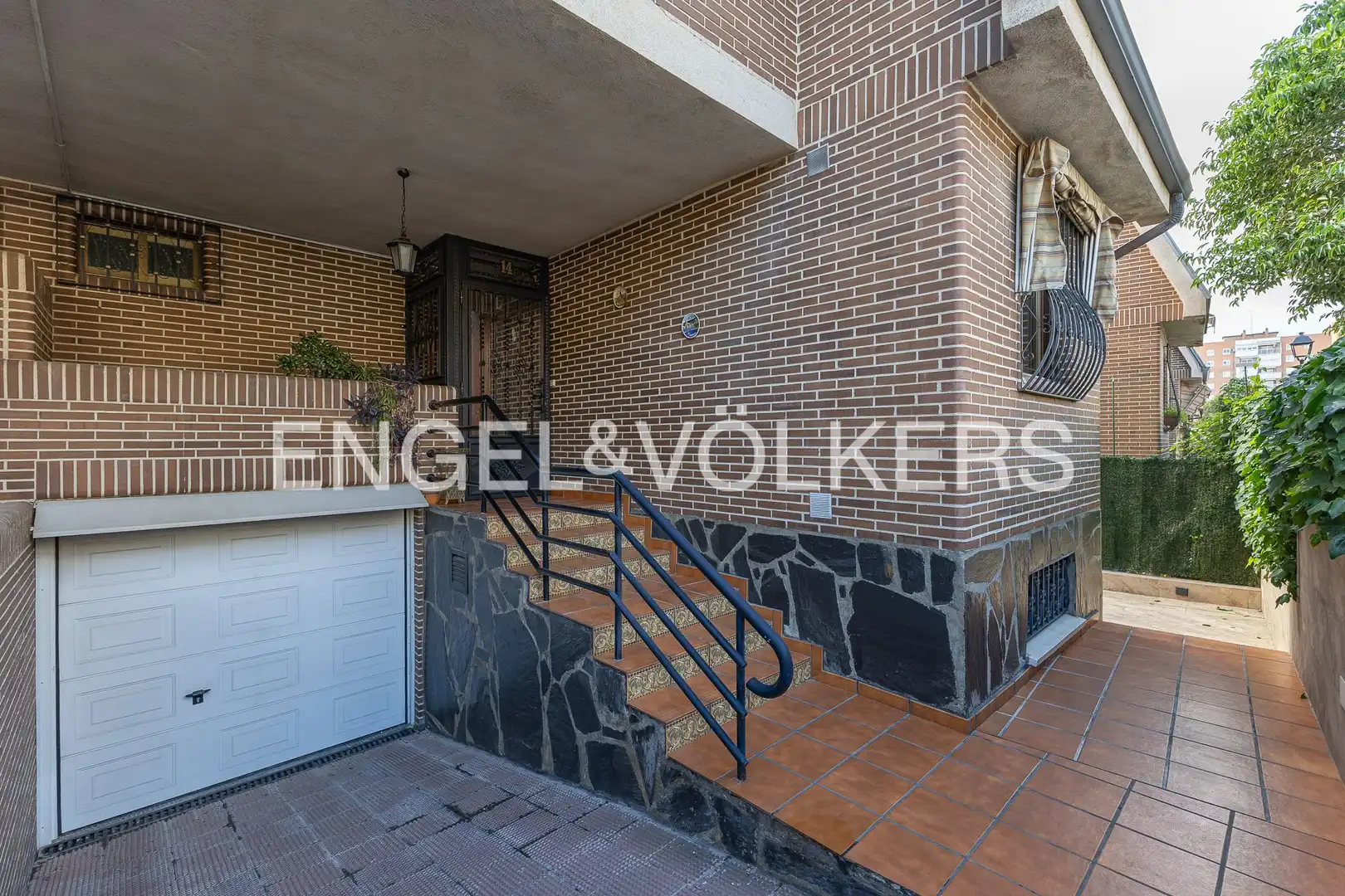 Vista exterior de Casa adosada en venta en El Naranjo