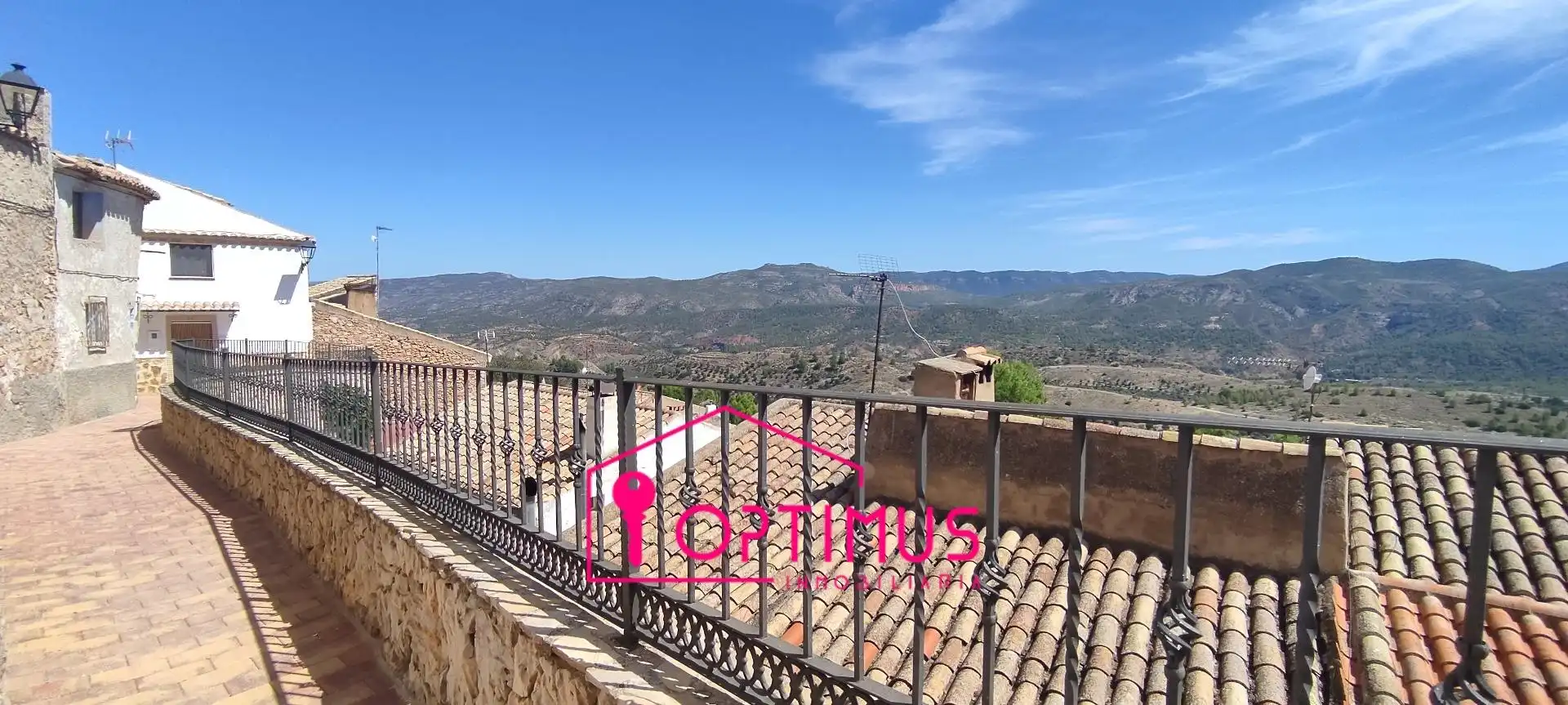 Vista exterior de Casa adosada en venda en Jarafuel amb Aire condicionat, Terrassa i Traster