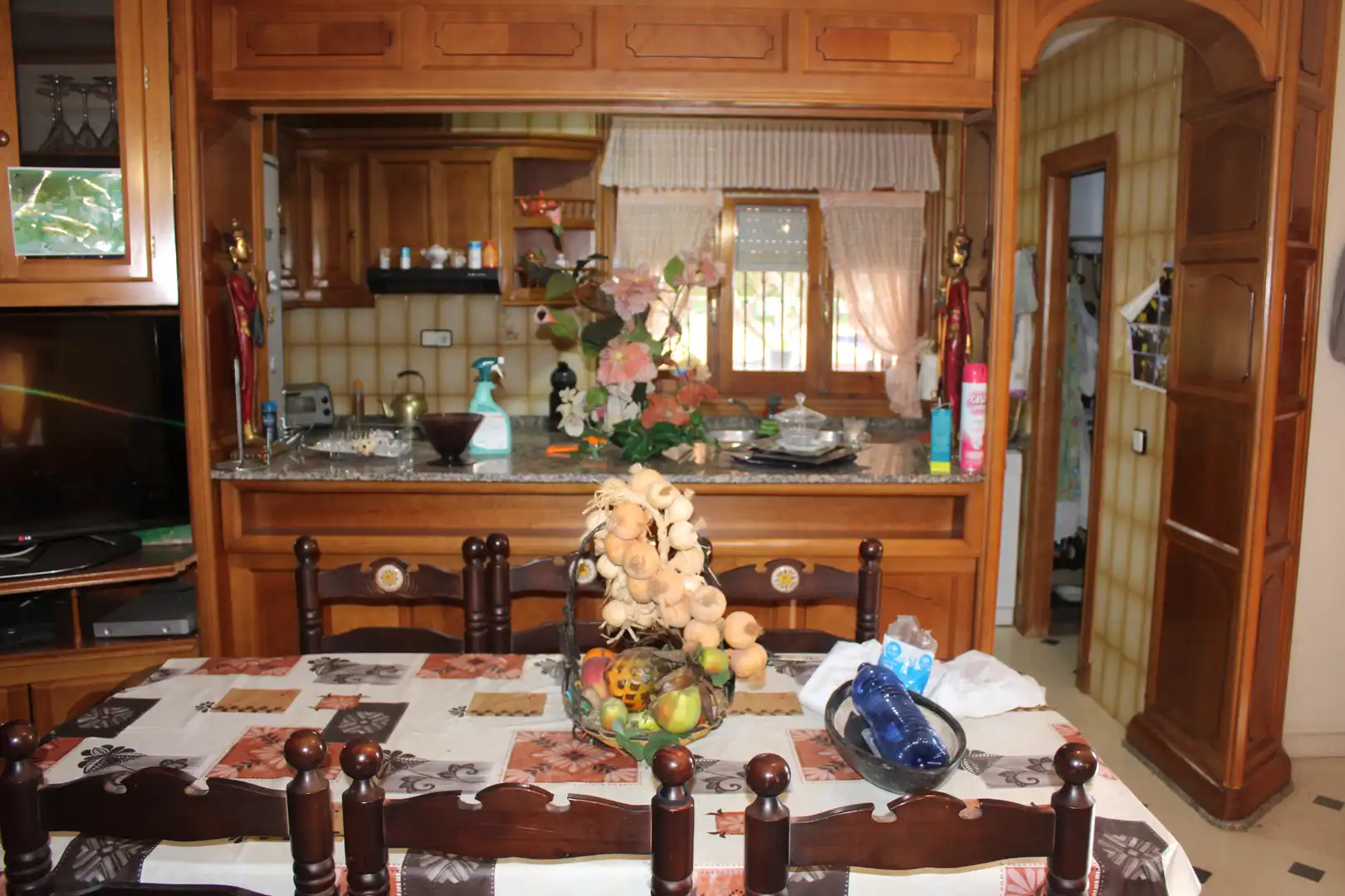 Küche von Haus oder Chalet zum Verkauf in Sax mit Privatgarten, Schwimmbad und Möbliert