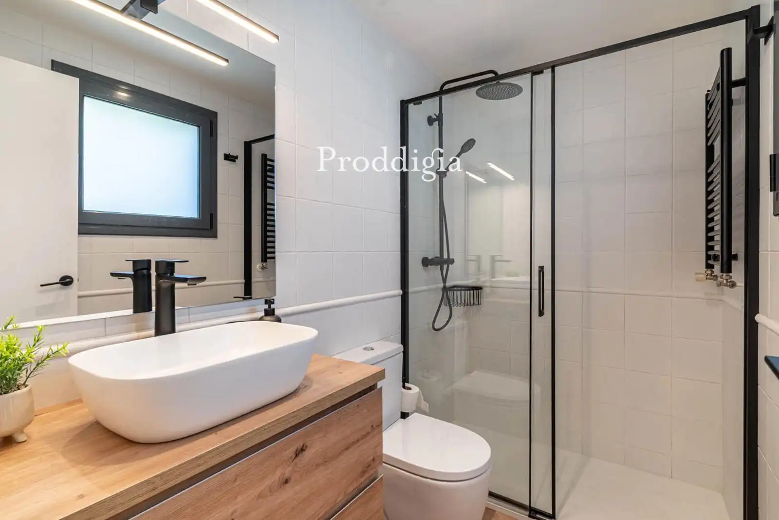Bathroom of Houses for rent in Sant Cugat del Vallès  with Air Conditioner, Swimming Pool and Alarm