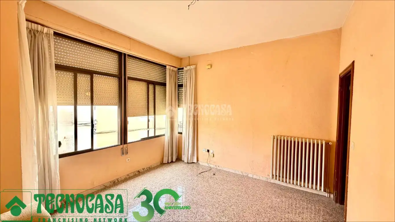 Habitación de Casa adosada en venta en Alcázar de San Juan con Jardín privado y Balcón