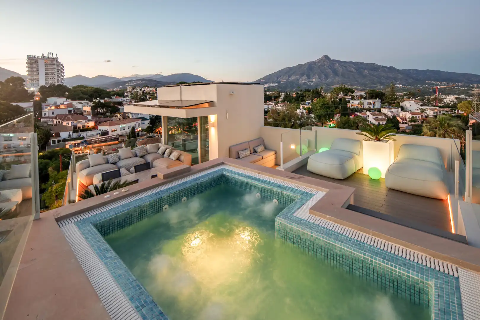 Casa amb piscina en venda a Nueva Andalucía, imagen 8
