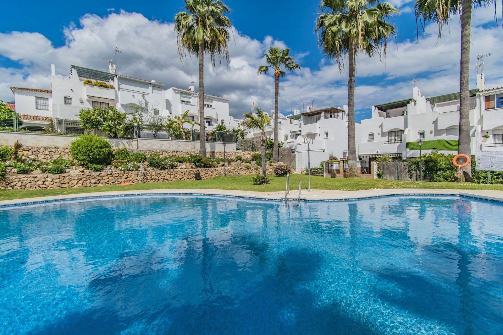 Jardí de Casa adosada en venda en Marbella amb Aire condicionat i Moblat