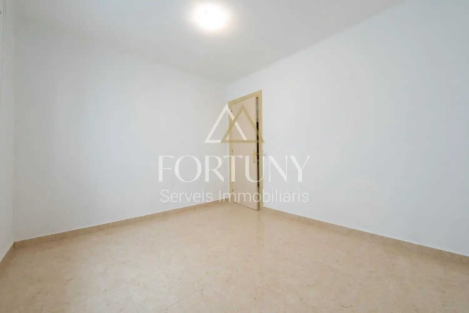 Flat with terrace for sale in del Carrilet 30, imagen 17