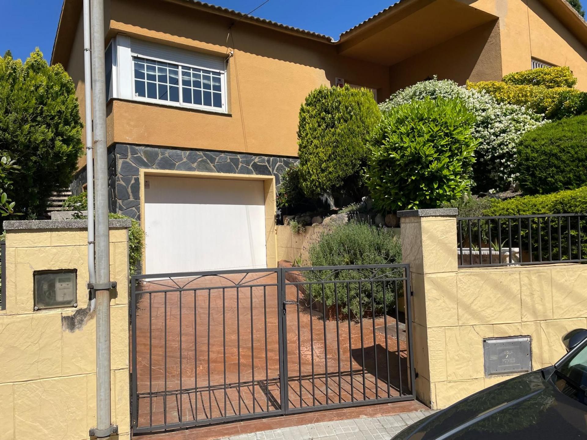 Vista exterior de Casa o xalet en venda en Vilalba Sasserra amb Calefacció, Jardí privat i Terrassa