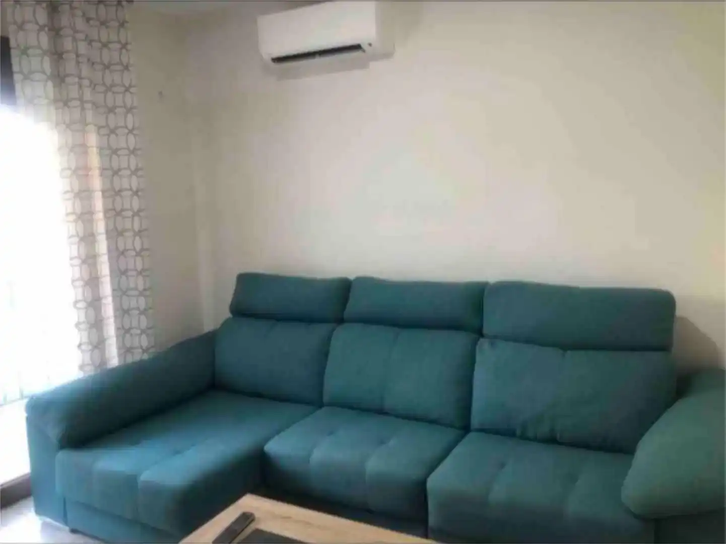 Sala de estar de Piso en venta en Tomares con Aire acondicionado, Piscina y Balcón