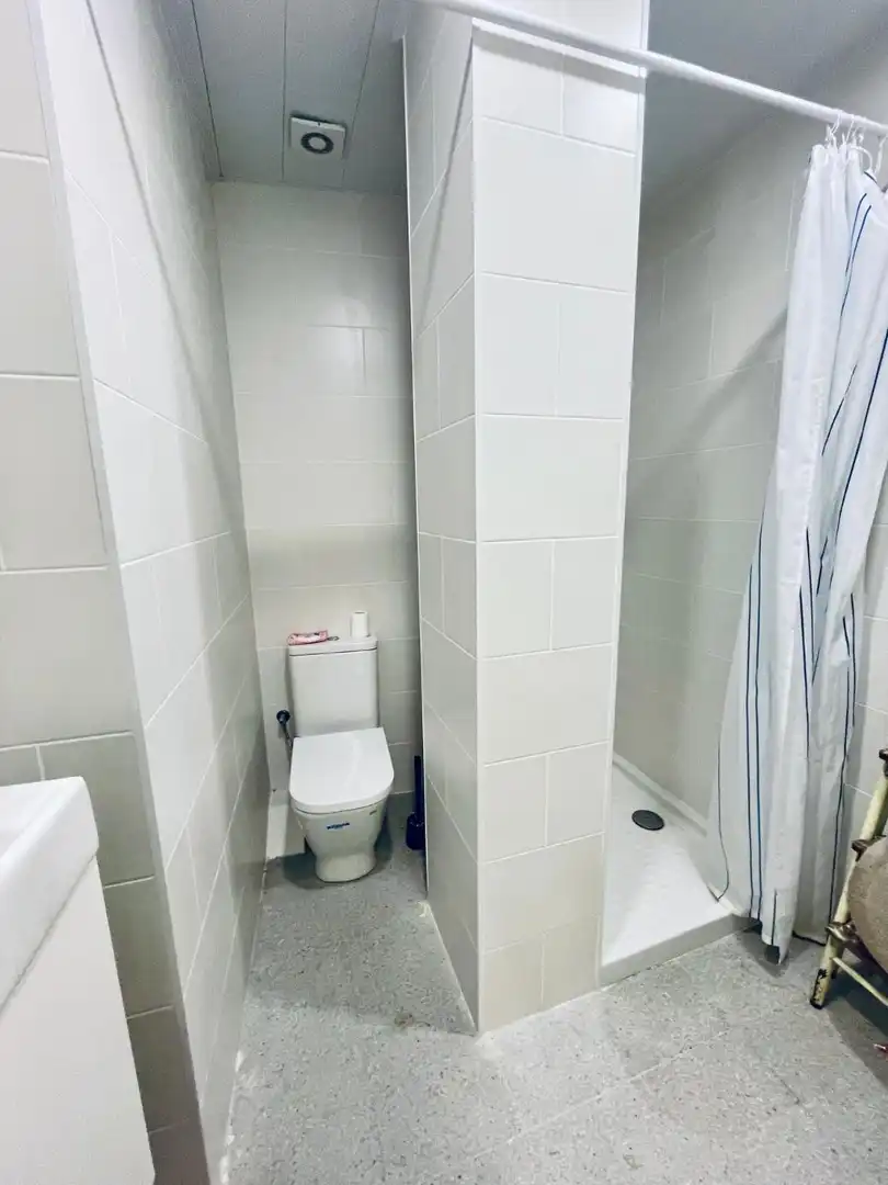Bany de Oficina en venda en Barcelona amb Aire condicionat i Calefacció
