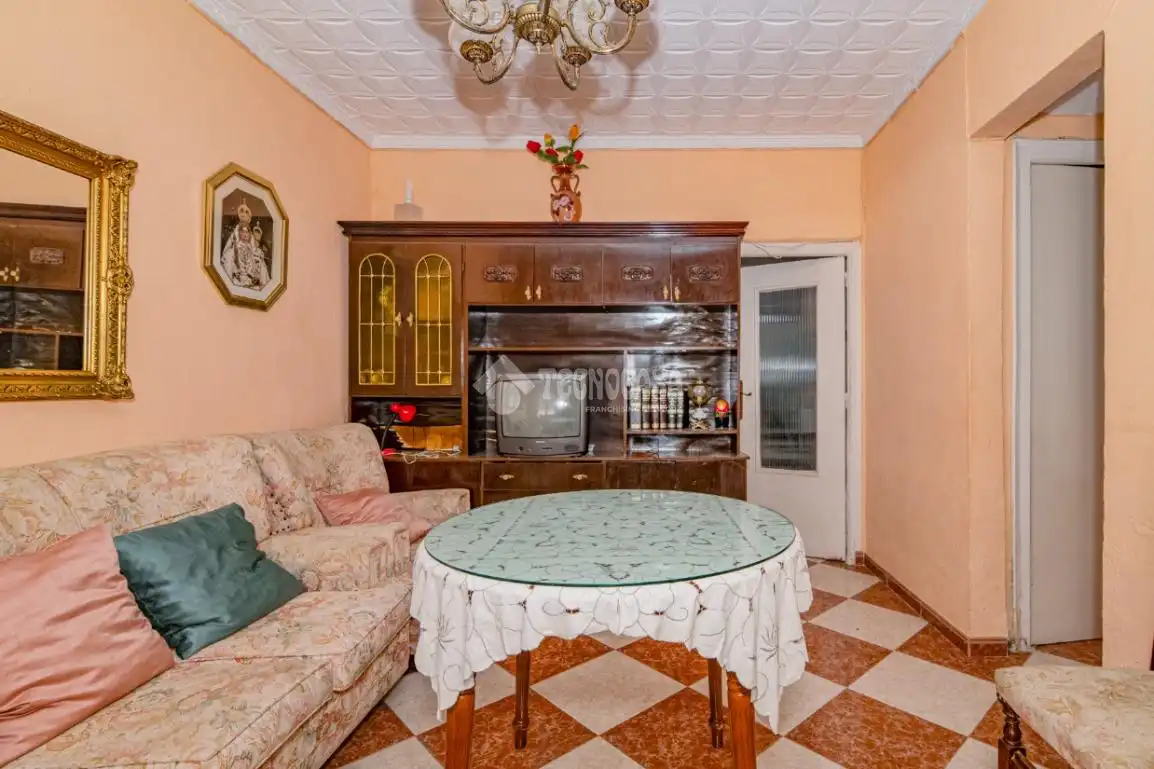Sala de estar de Casa adosada en venta en Lucena con Terraza