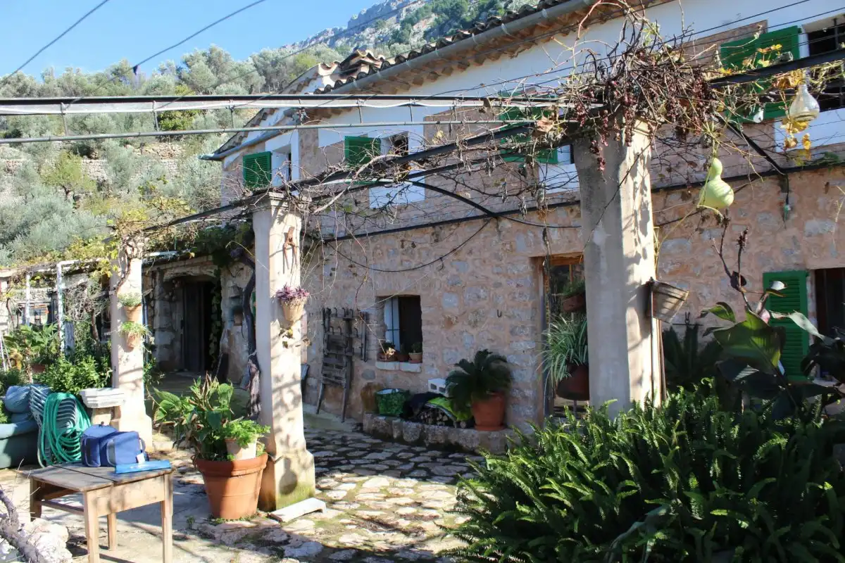 Vista exterior de Finca rústica en venda en Fornalutx amb Jardí privat, Terrassa i Traster