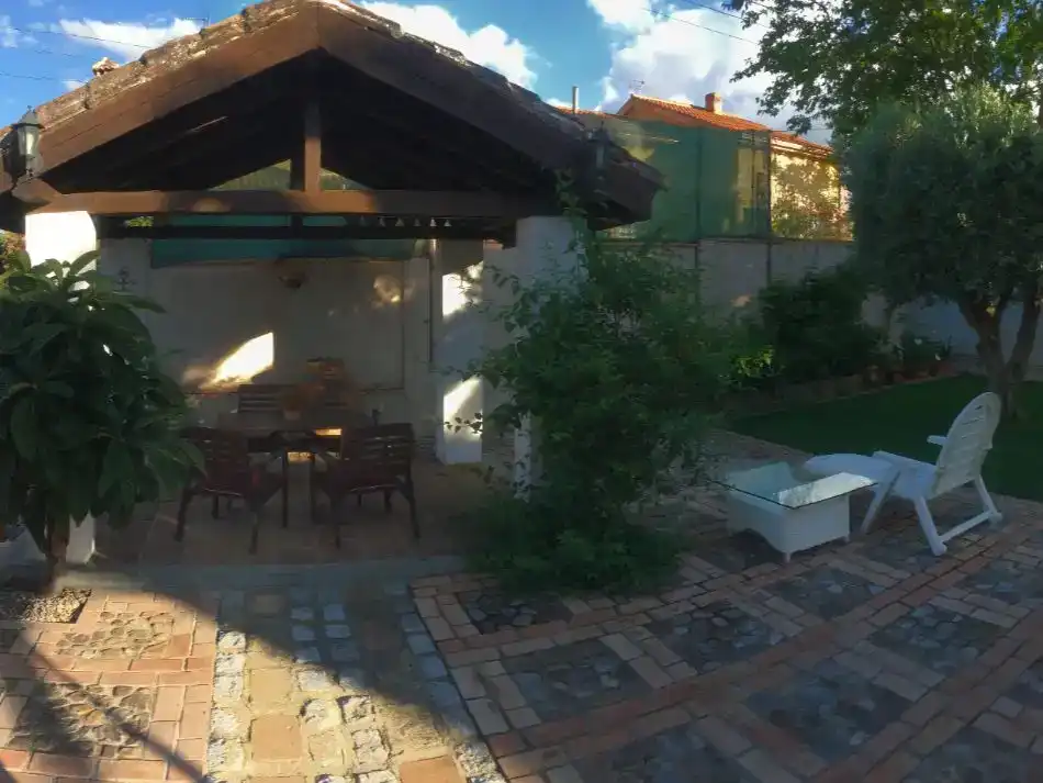 Terrasse von Wohnung zum Verkauf in Cobisa mit Klimaanlage, Privatgarten und Parkett