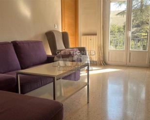 Living room of Flat to rent in  Granada Capital  with Heating, Furnished and Oven