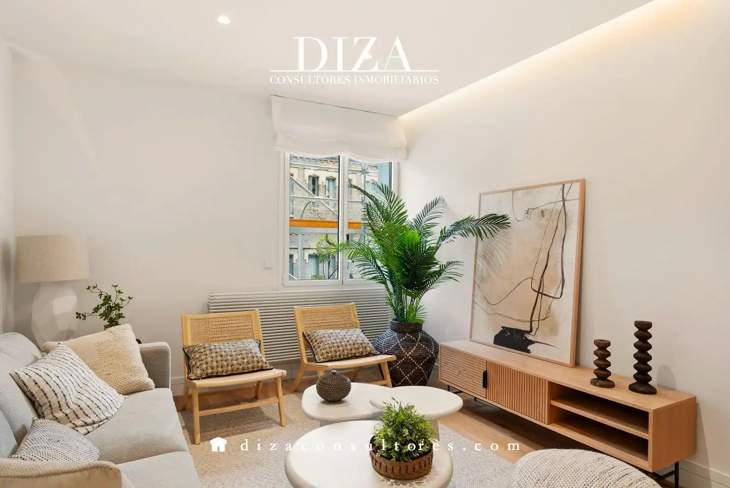 Living room of Flat for sale in Madrid  with Air Conditioner, Heating and Parquet flooring