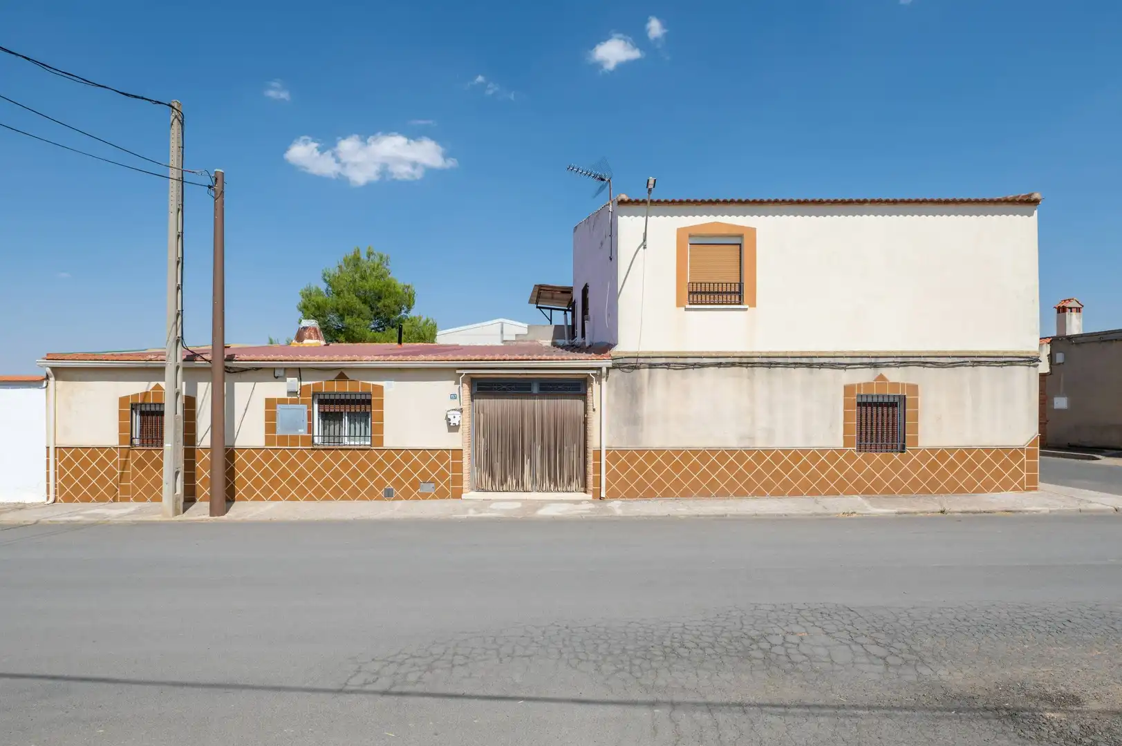 Vista exterior de Casa o chalet en venta en Calzada de Calatrava con Calefacción