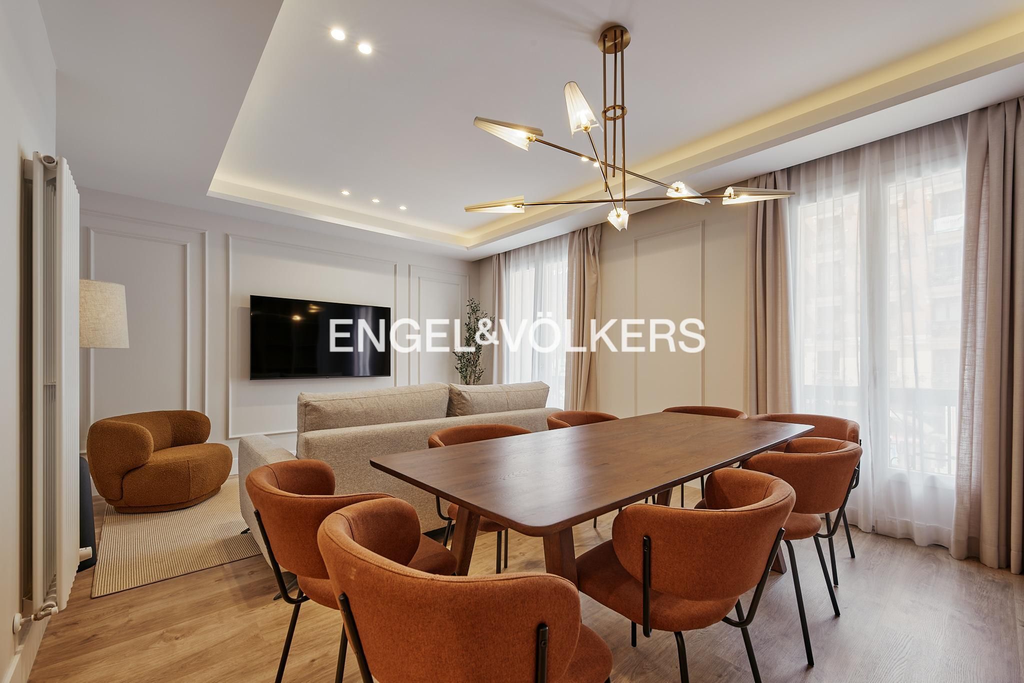 Menjador de Apartament en venda en  Madrid Capital amb Aire condicionat, Calefacció i Moblat