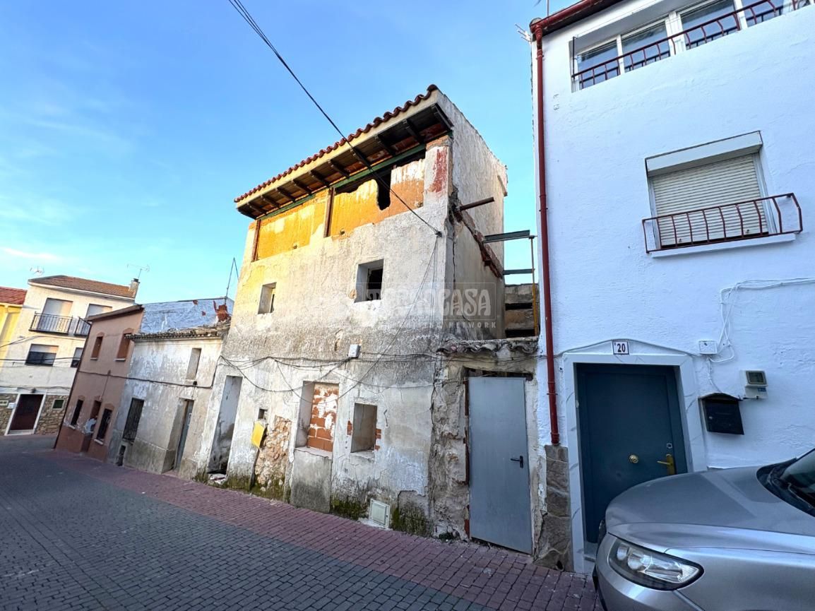 Vista exterior de Casa adosada en venta en Mondéjar con Calefacción