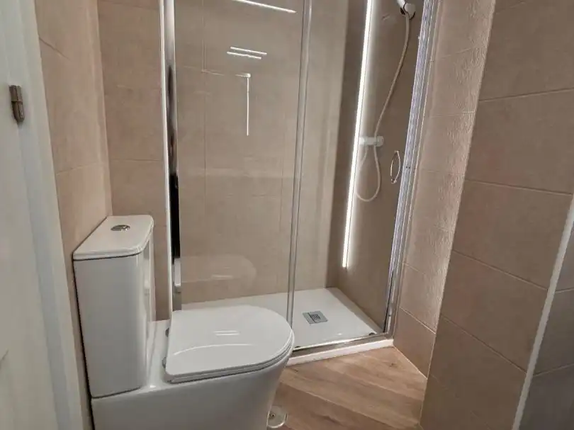Bany de Pis de lloguer en San Blas