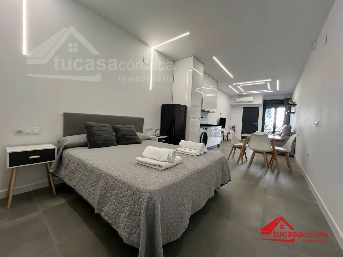 Exterior view of Ground floor for sale in Córdoba  with Air Conditioner