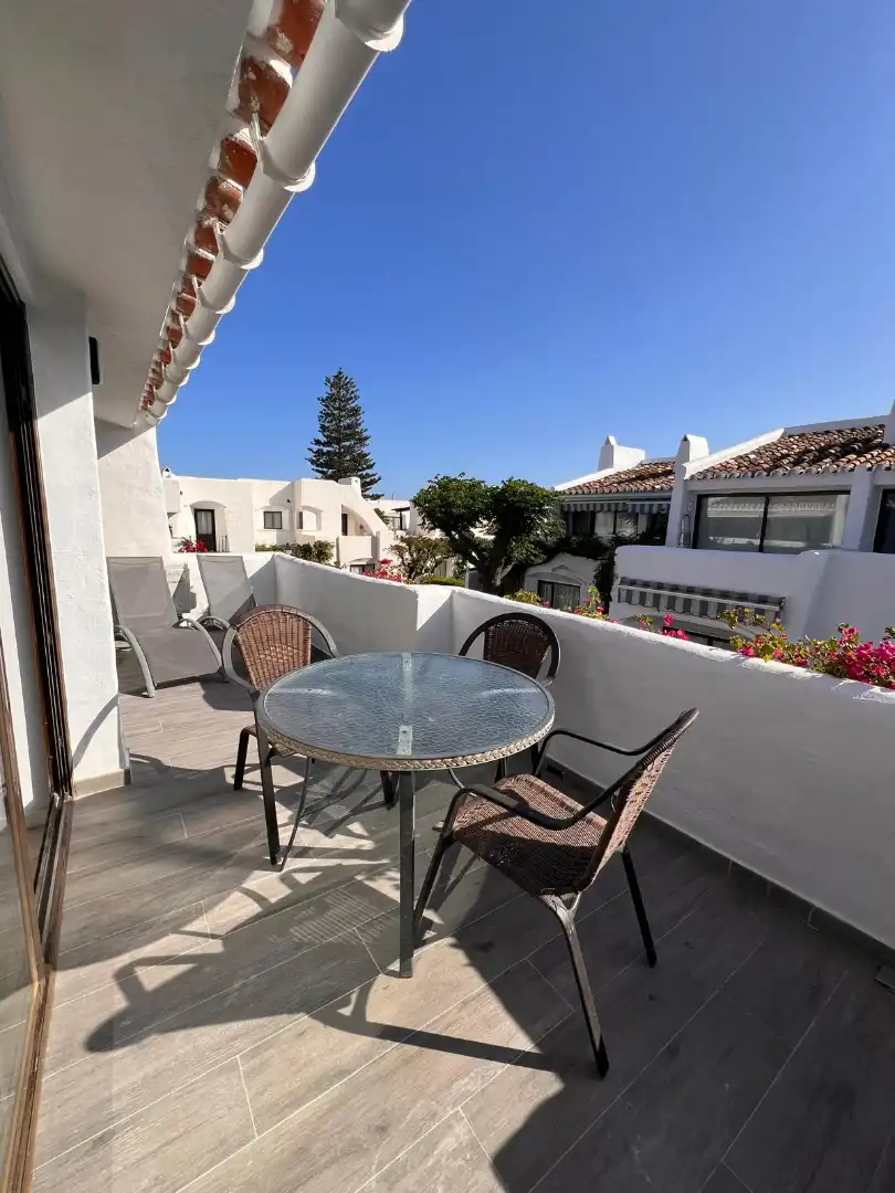 Terrasse von Wohnung zur Miete in Estepona mit Klimaanlage, Terrasse und Möbliert