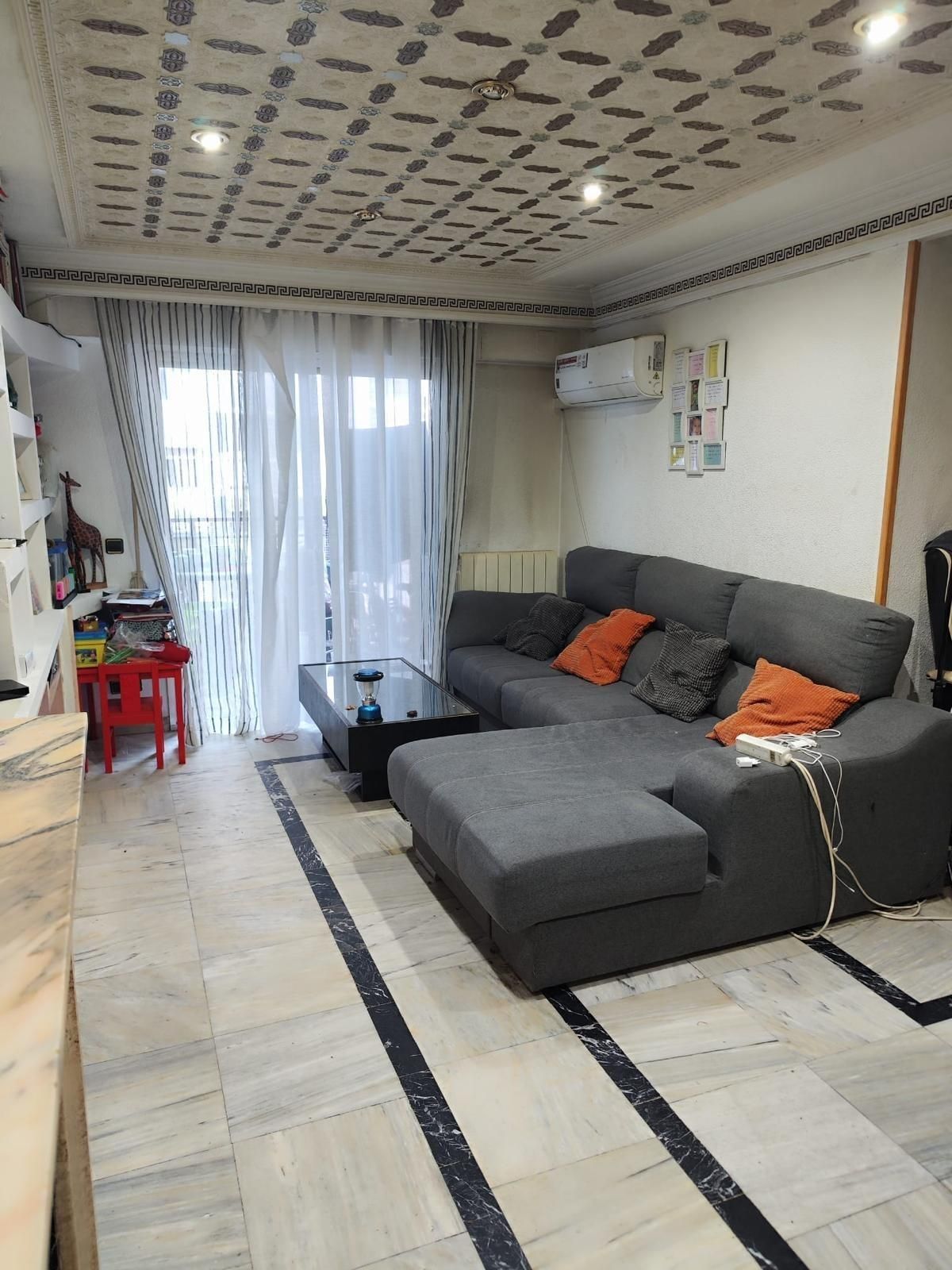 Living room of Flat for sale in Fuenlabrada  with Air Conditioner, Heating and Private garden