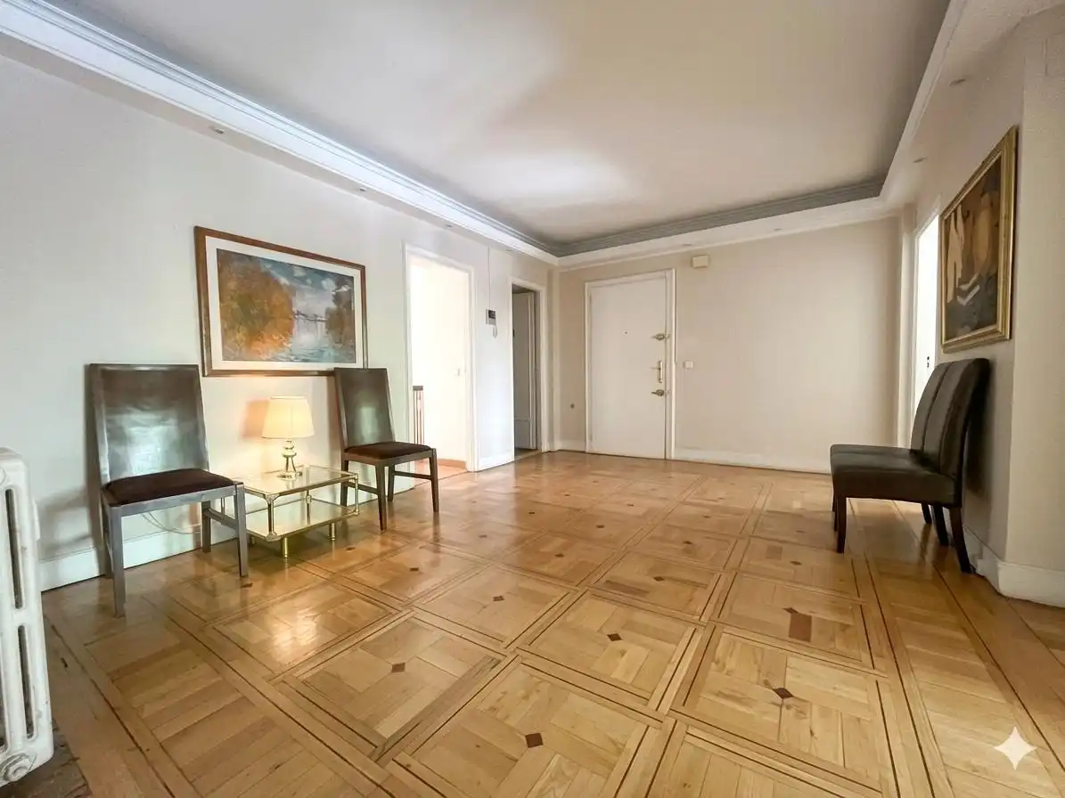 Oficina en venta en Calle de Cea Bermúdez, Vallehermoso