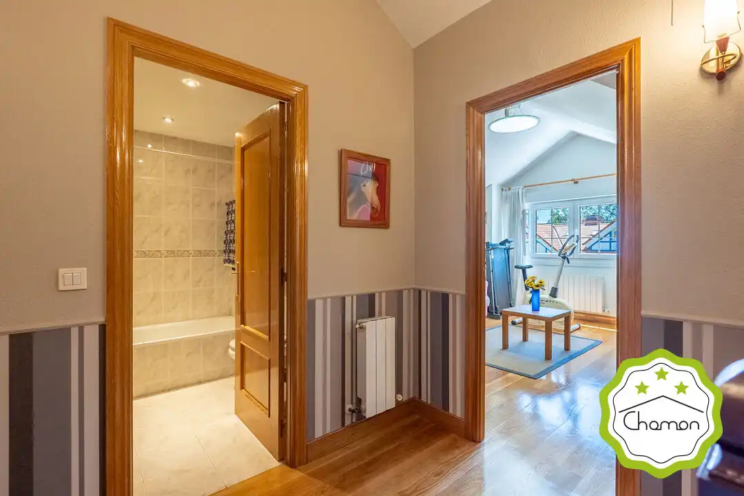 Casa adosada en venta en Loiu con Calefacción y Jardín privado