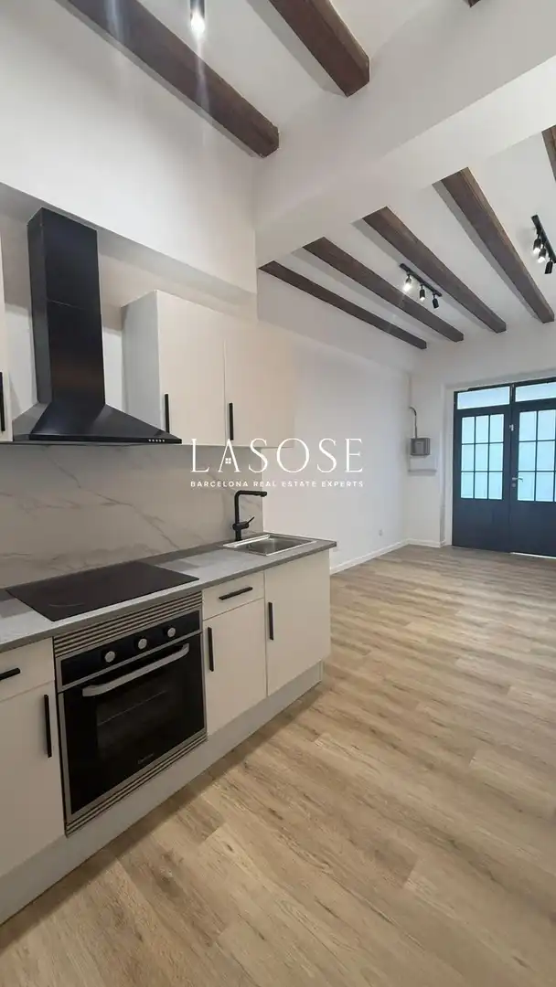 Cocina de Apartamento en venta en Barcelona