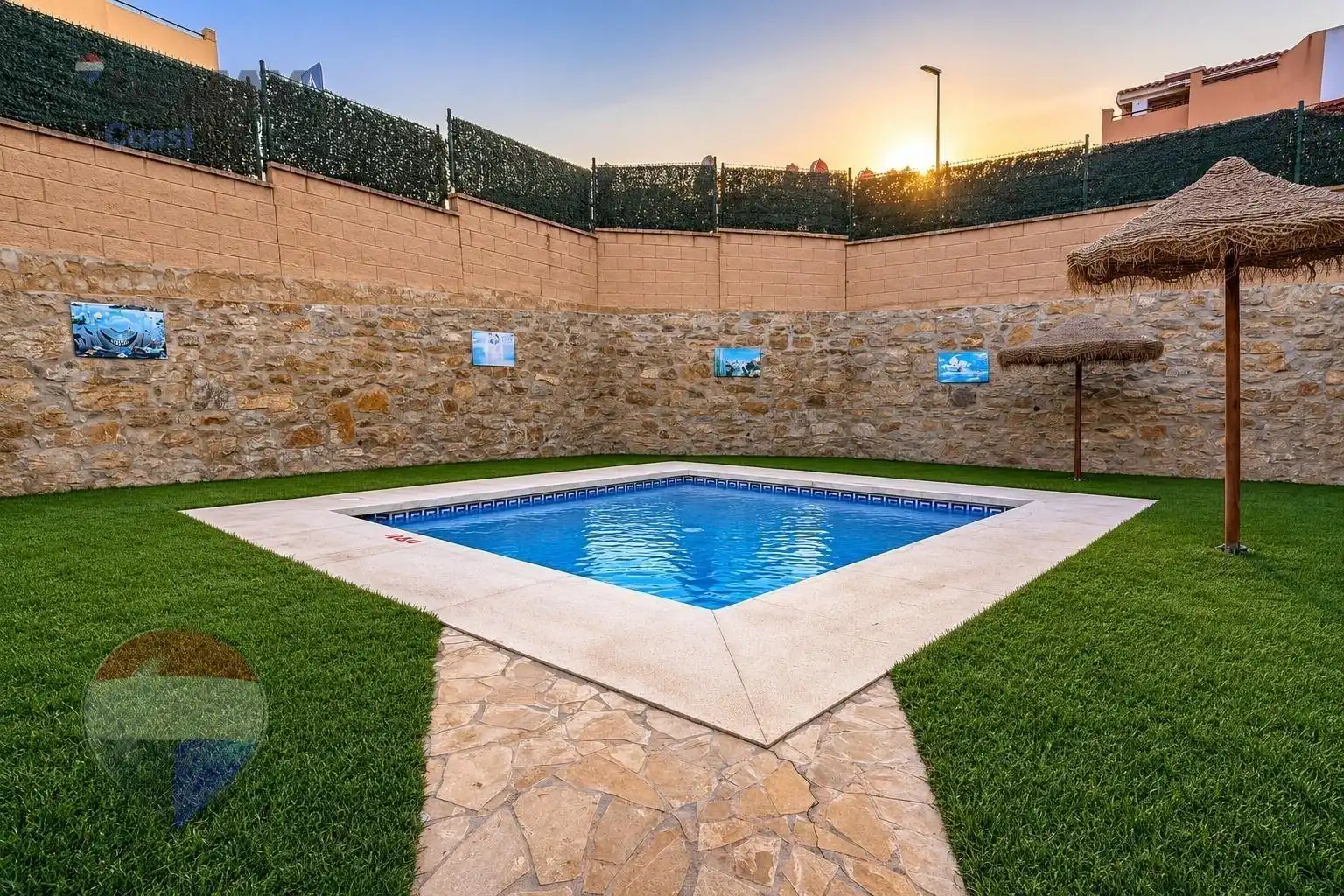 Piscina de Casa adosada en venda en Cártama amb Piscina comunitària