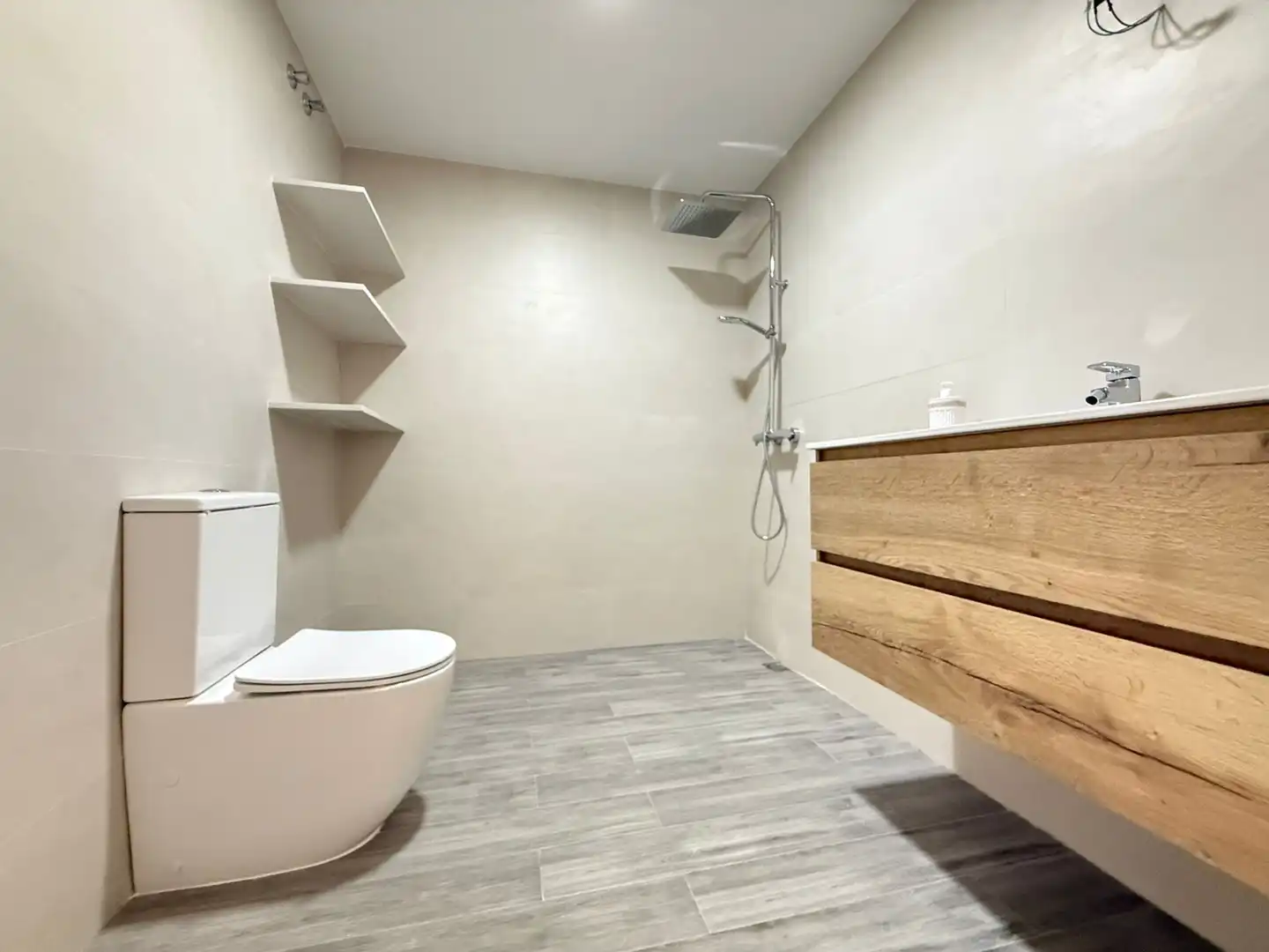 Baño de Piso en venta en Jerez de la Frontera con Aire acondicionado, Calefacción y Jardín privado