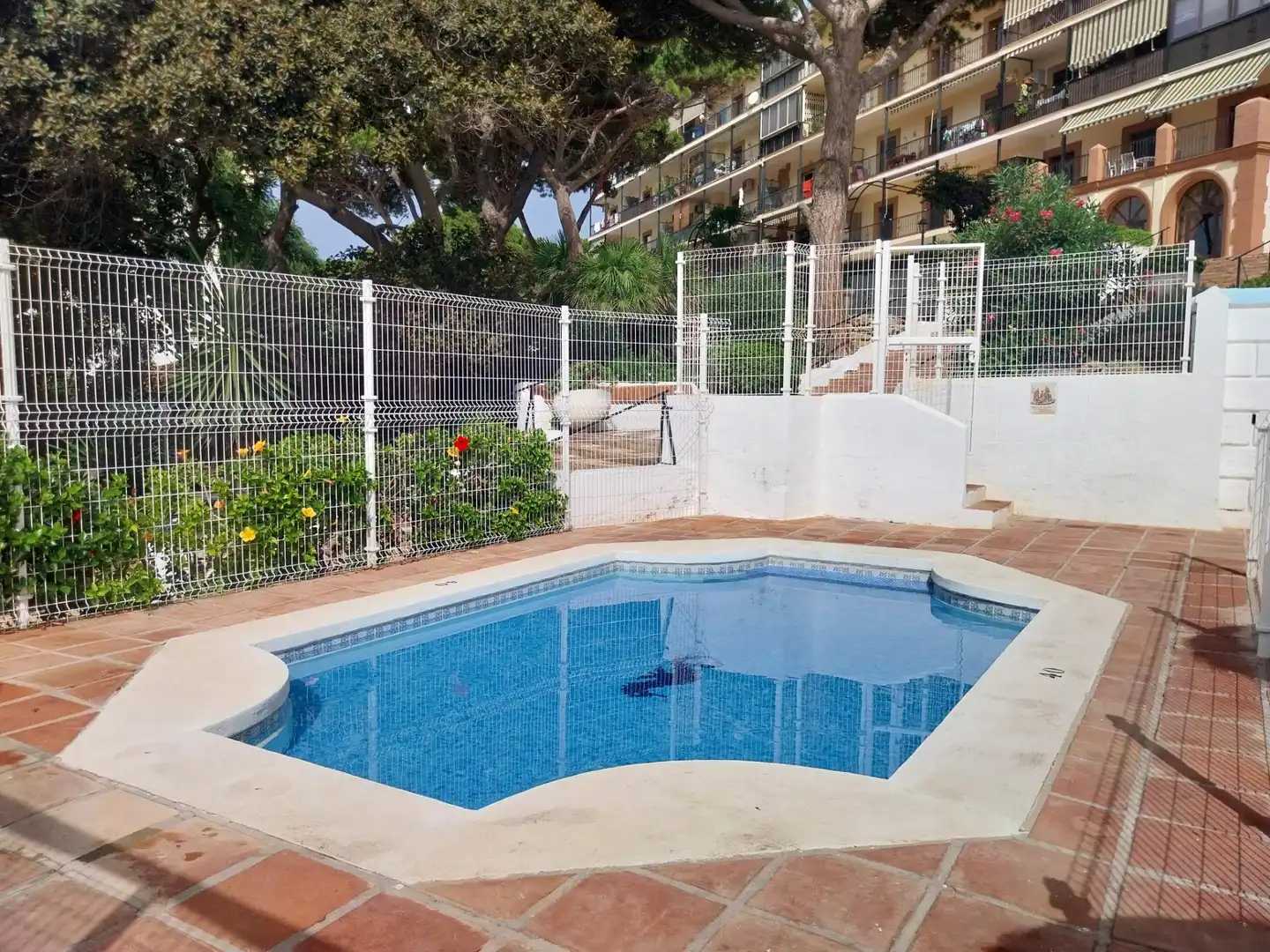 Piscina de Apartament de lloguer en Mijas amb Jardí privat, Terrassa i Balcó