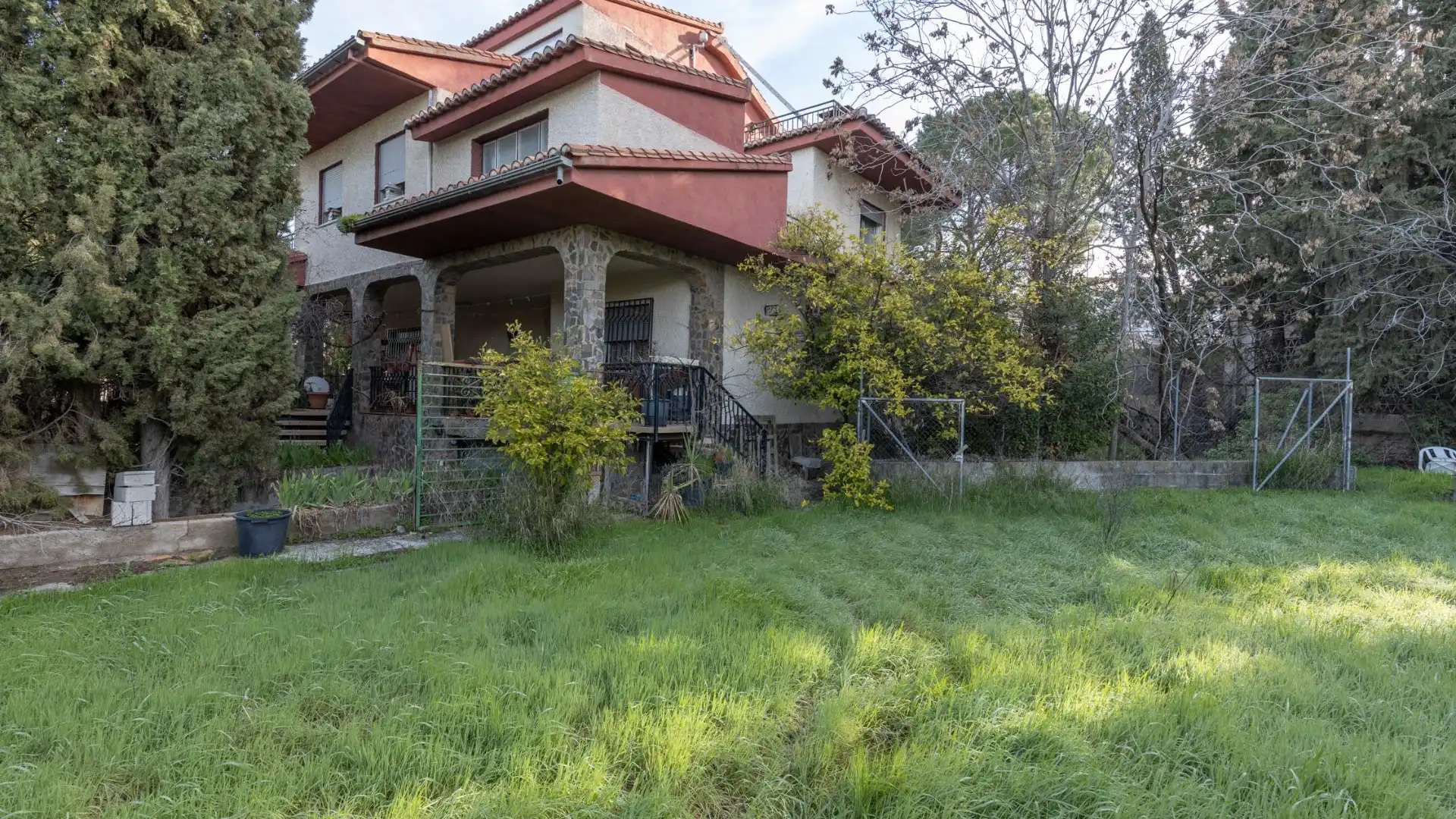 Vista exterior de Casa o chalet en venta en La Zubia