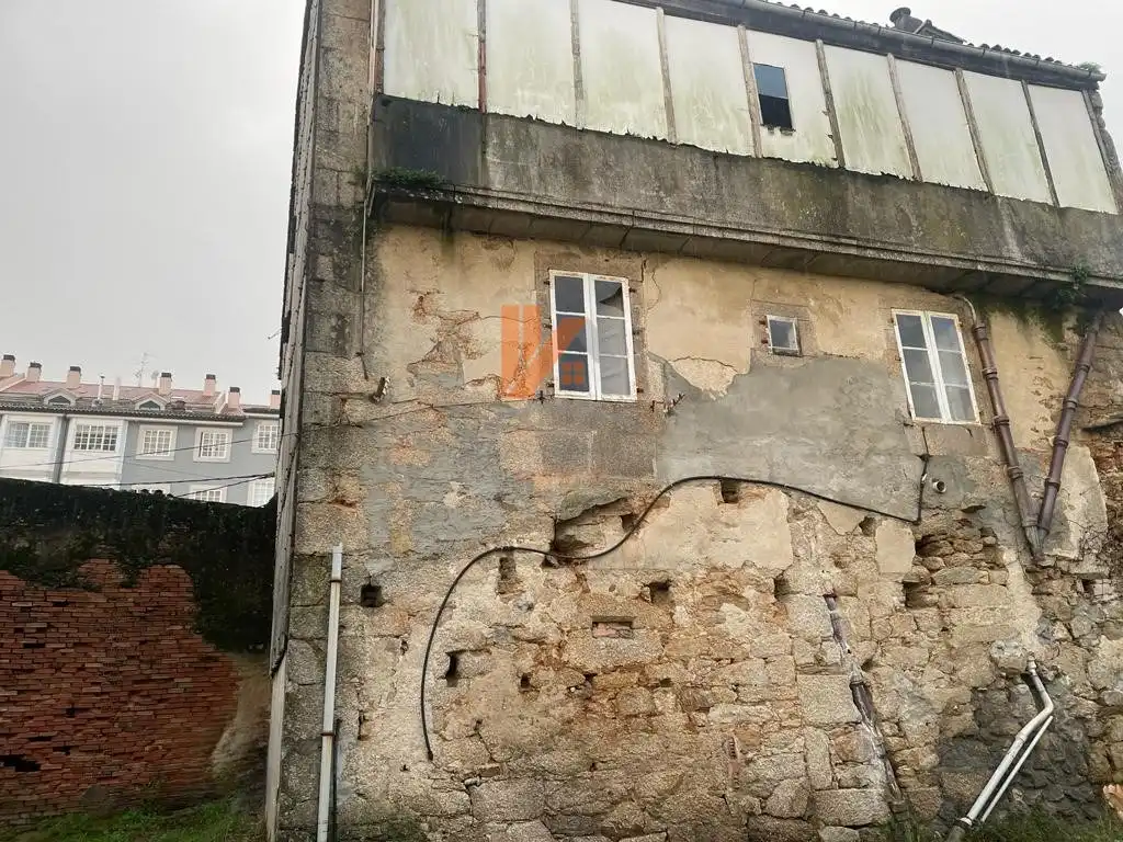 Exterior view of Buildings for sale in Santiago de Compostela 