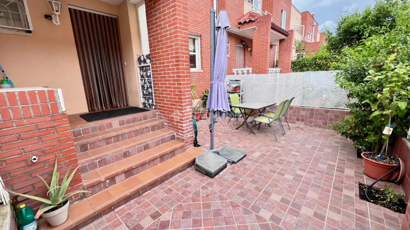 Terrasse von Einfamilien-Reihenhaus zum Verkauf in Alcalá de Henares mit Terrasse