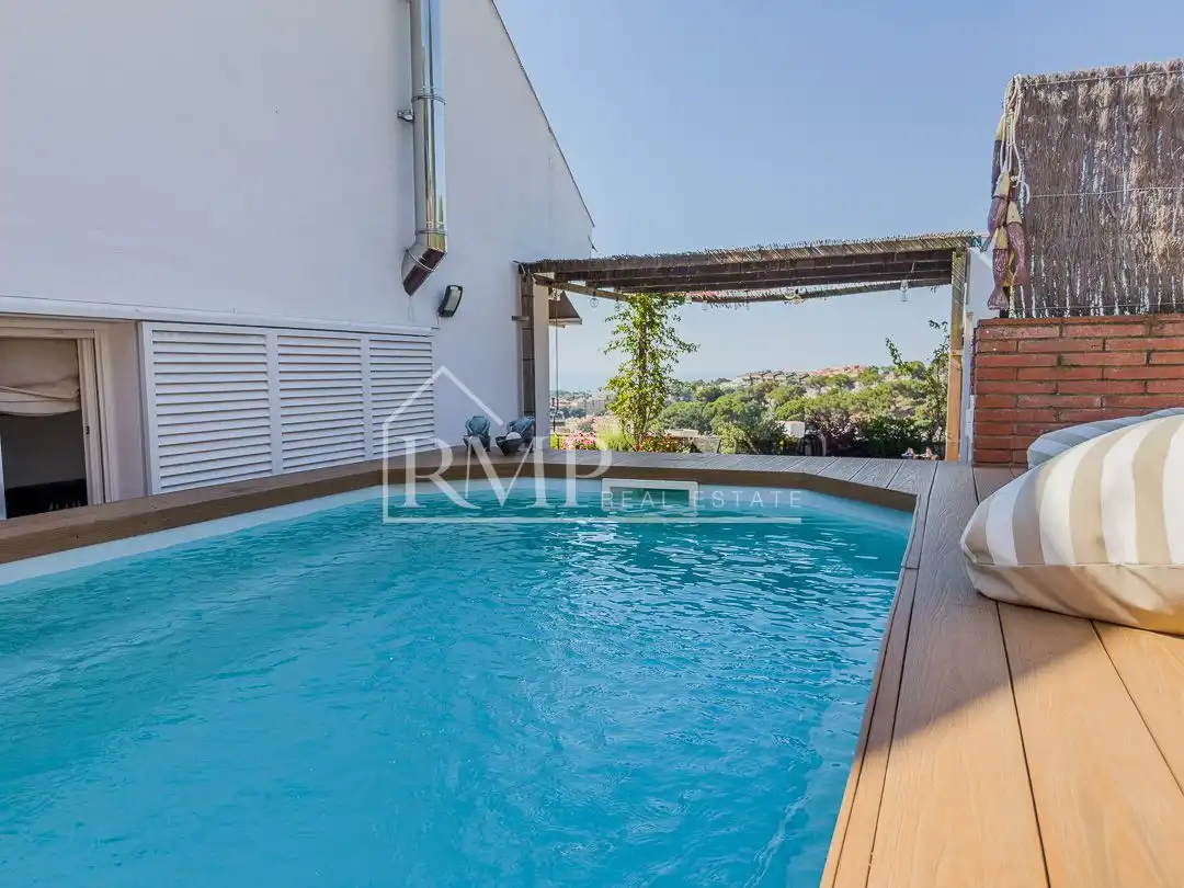 Swimming pool of Detached homes for sale in Sant Andreu de Llavaneres  with Air Conditioner, Heating and Terrace