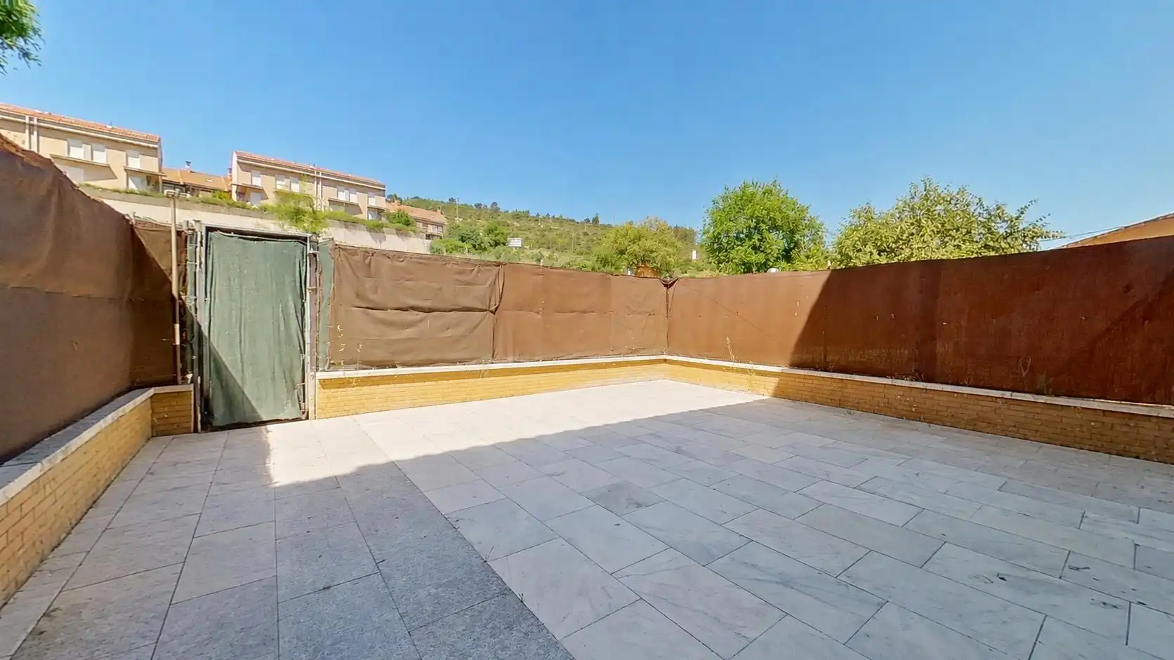 Terrassa de Pis en venda en Sacedón amb Calefacció, Balcó i Piscina comunitària