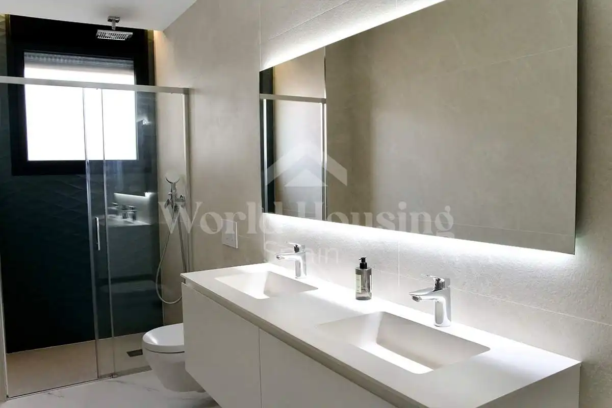 Baño de Apartamento en venta en Santa Pola con Aire acondicionado, Calefacción y Terraza