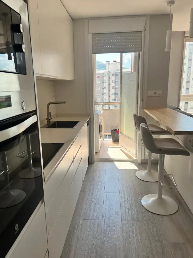Cocina de Piso en venta en Ourense Capital  con Calefacción, Parquet y Horno