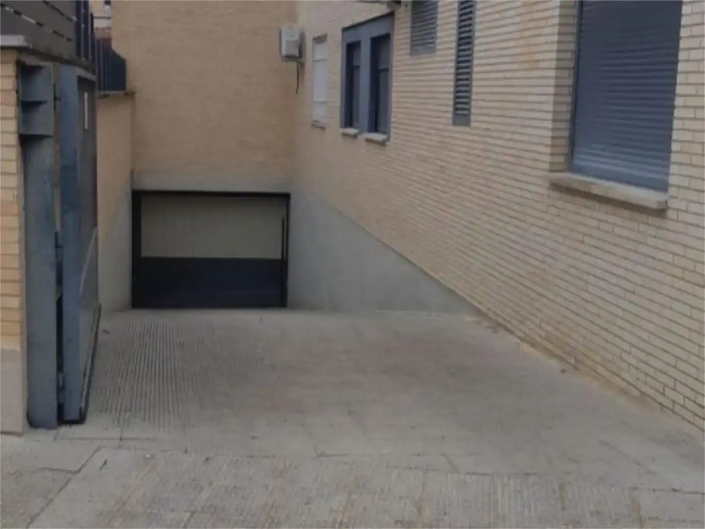 Parkplatz von Garage zum Verkauf in Caparroso
