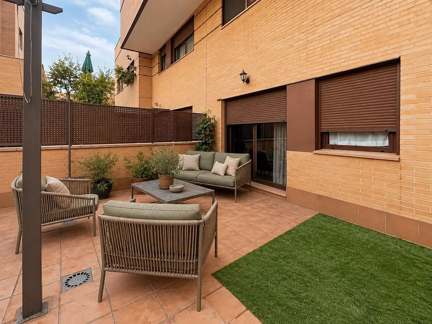 Terrasse von Erdgeschoss zum Verkauf in Yebes mit Klimaanlage, Alarm und Gemeinschaftspool