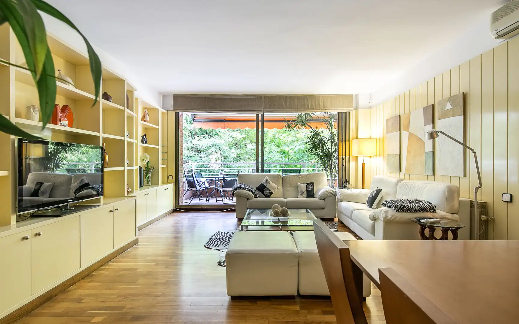 Living room of Flat for rent in Barcelona  with Air Conditioner, Heating and Terrace