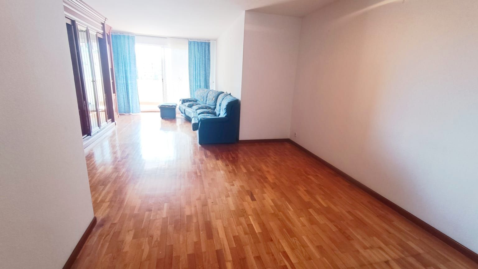 Living room of Flat for sale in Badalona  with Heating, Private garden and Parquet flooring