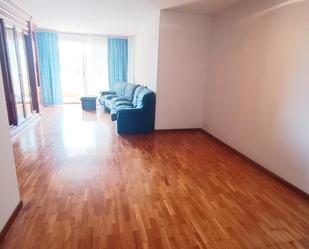 Sala d'estar de Pis en venda en Badalona amb Calefacció, Jardí privat i Parquet