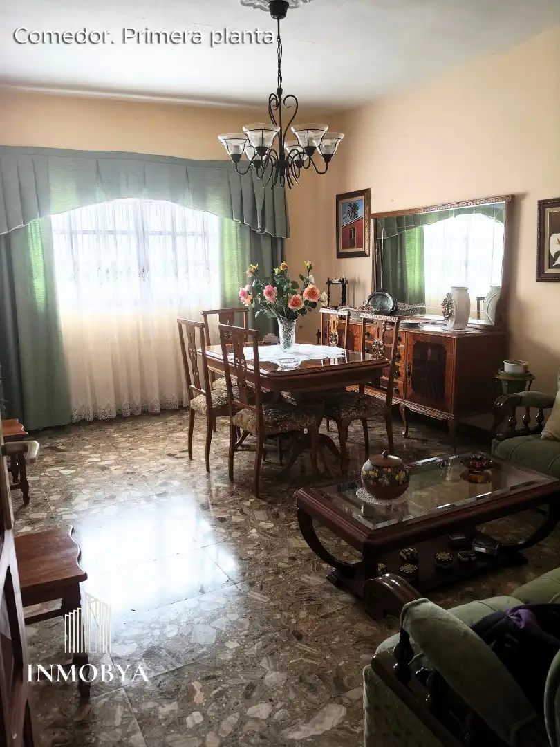 Menjador de Casa o xalet en venda en Tacoronte amb Jardí privat, Terrassa i Moblat
