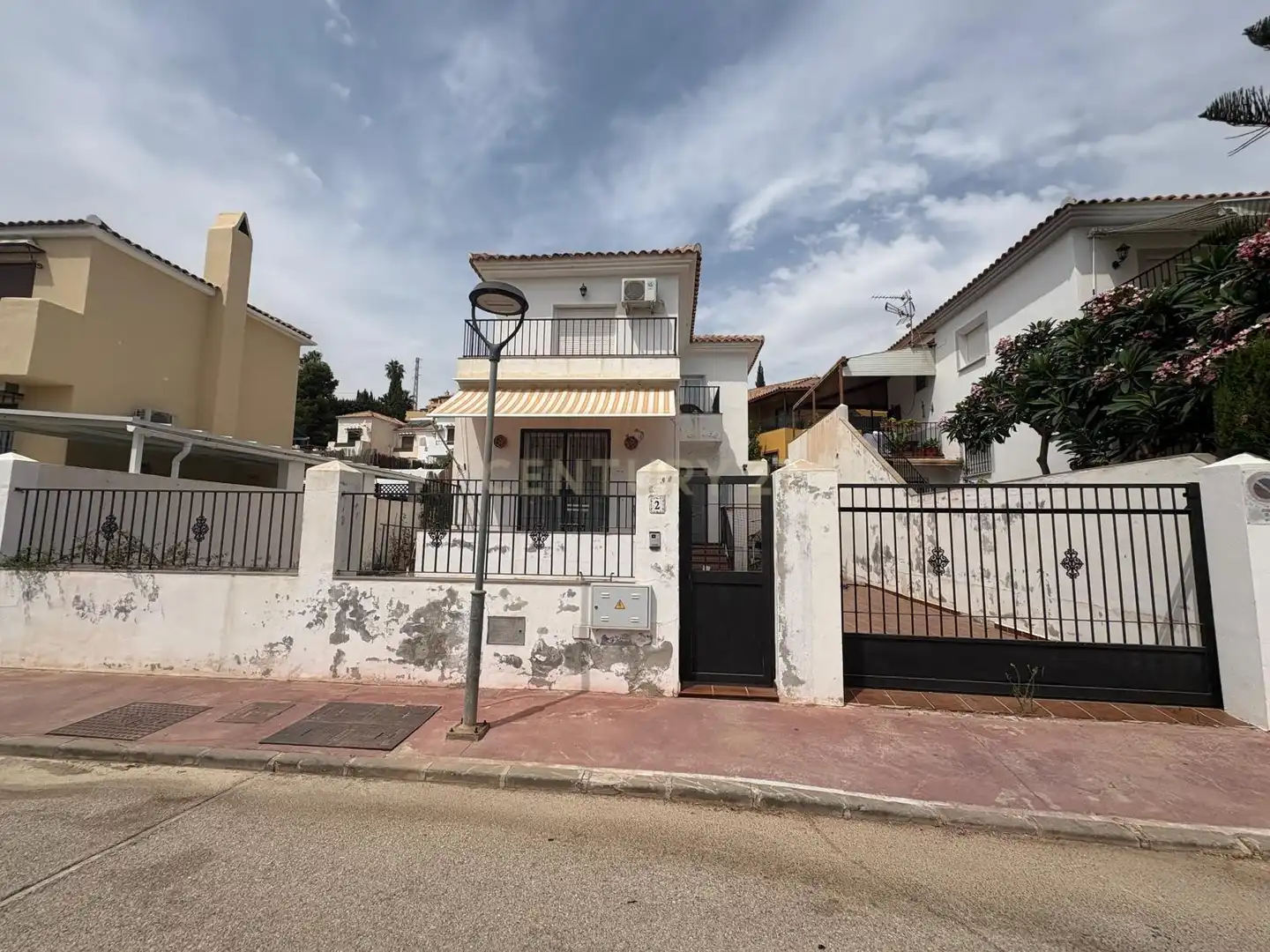 Vista exterior de Casa o xalet en venda en Torrox amb Piscina comunitària