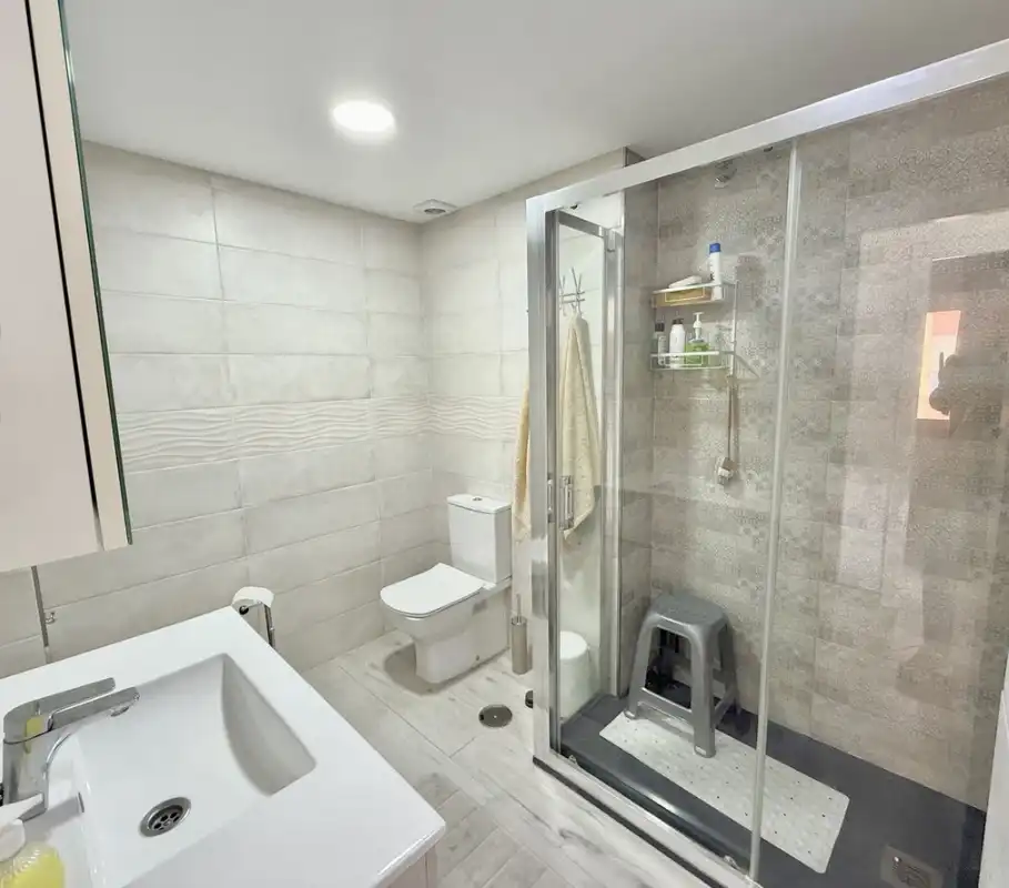 Bathroom of Flat for sale in Fuengirola  with Furnished, Oven and Washing machine